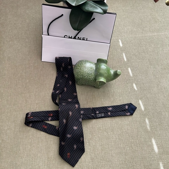 CHANEL Authentic Men’s Luxury Necktie - Picture 4 of 6